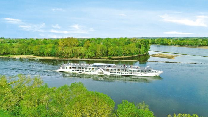Shore excursions and activities on MS Loire Princesse